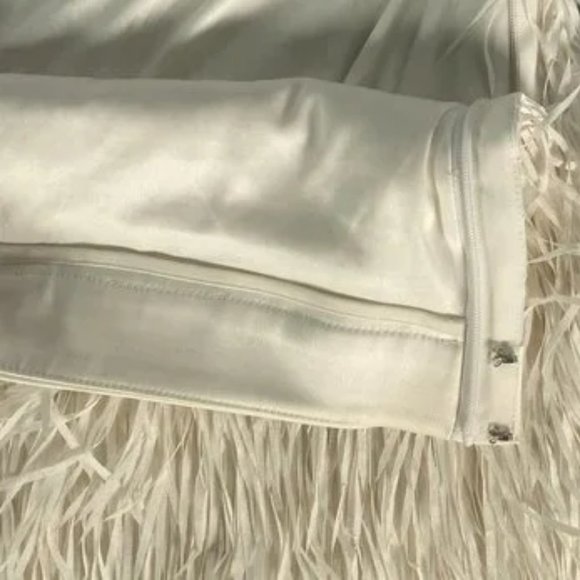 💥STUNNING💥Fluffy Feather Mini Skirt in In Soft Ivory - Picture 11 of 12
